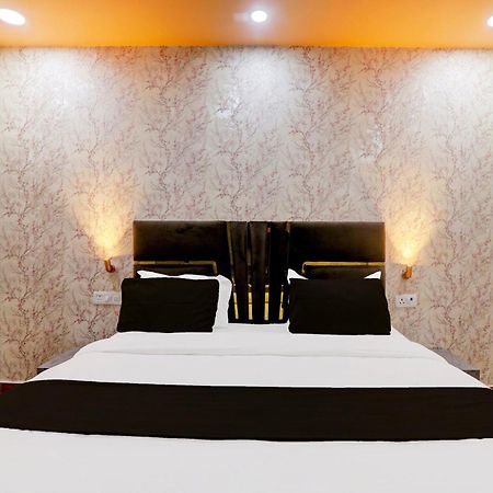 Super Hotel O Raas Plaza 坎普尔 外观 照片