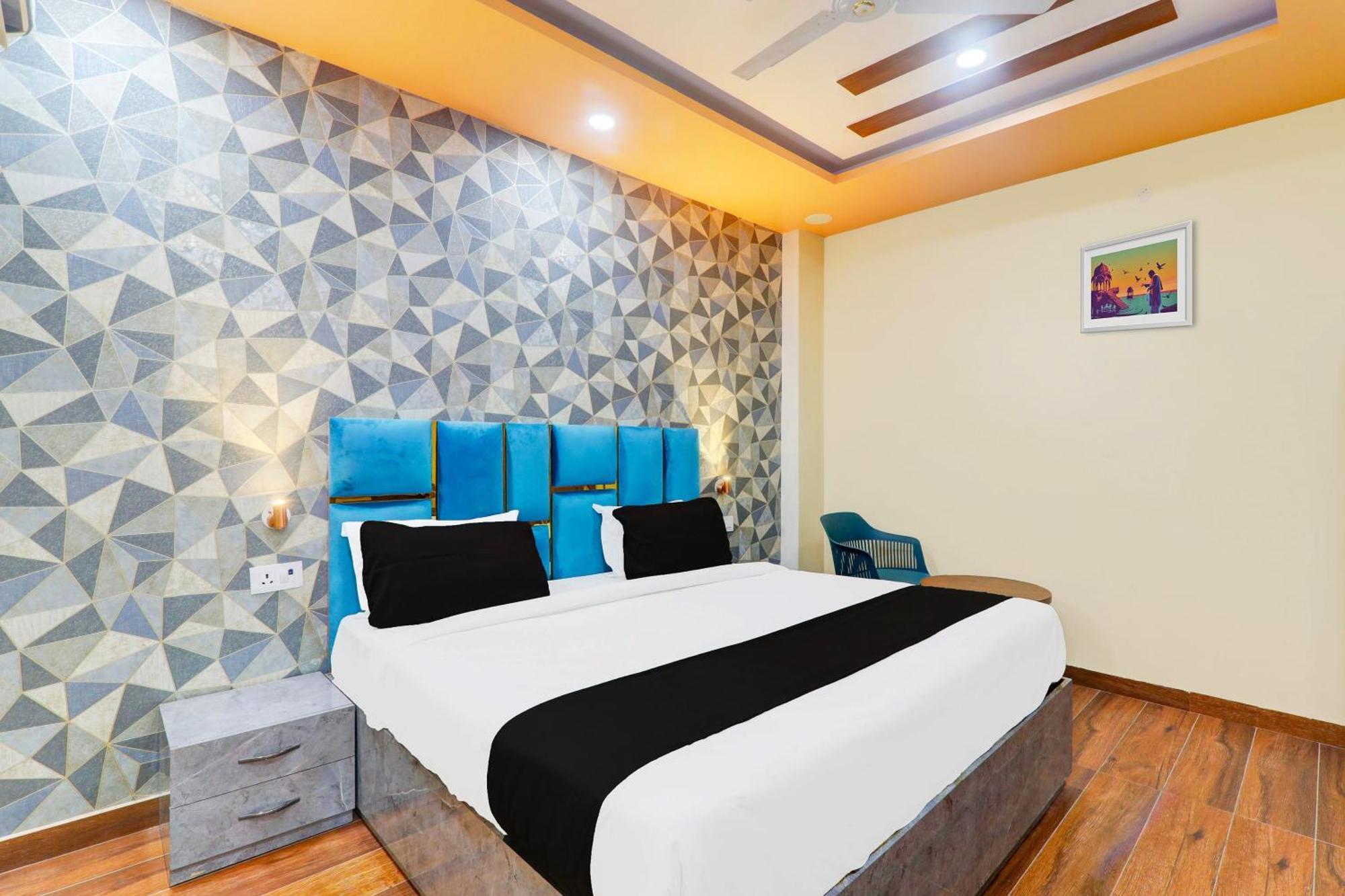 Super Hotel O Raas Plaza 坎普尔 外观 照片