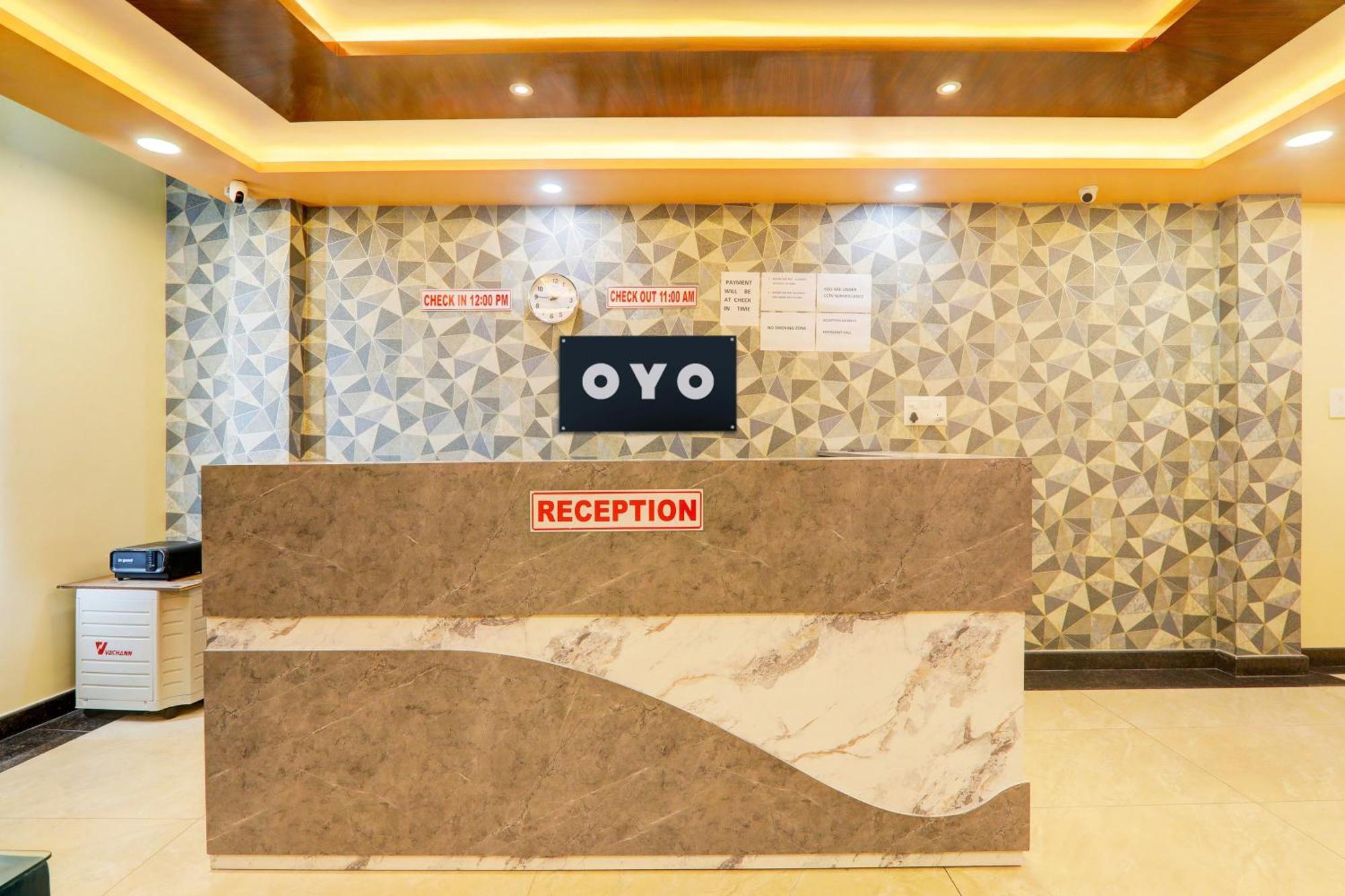 Super Hotel O Raas Plaza 坎普尔 外观 照片