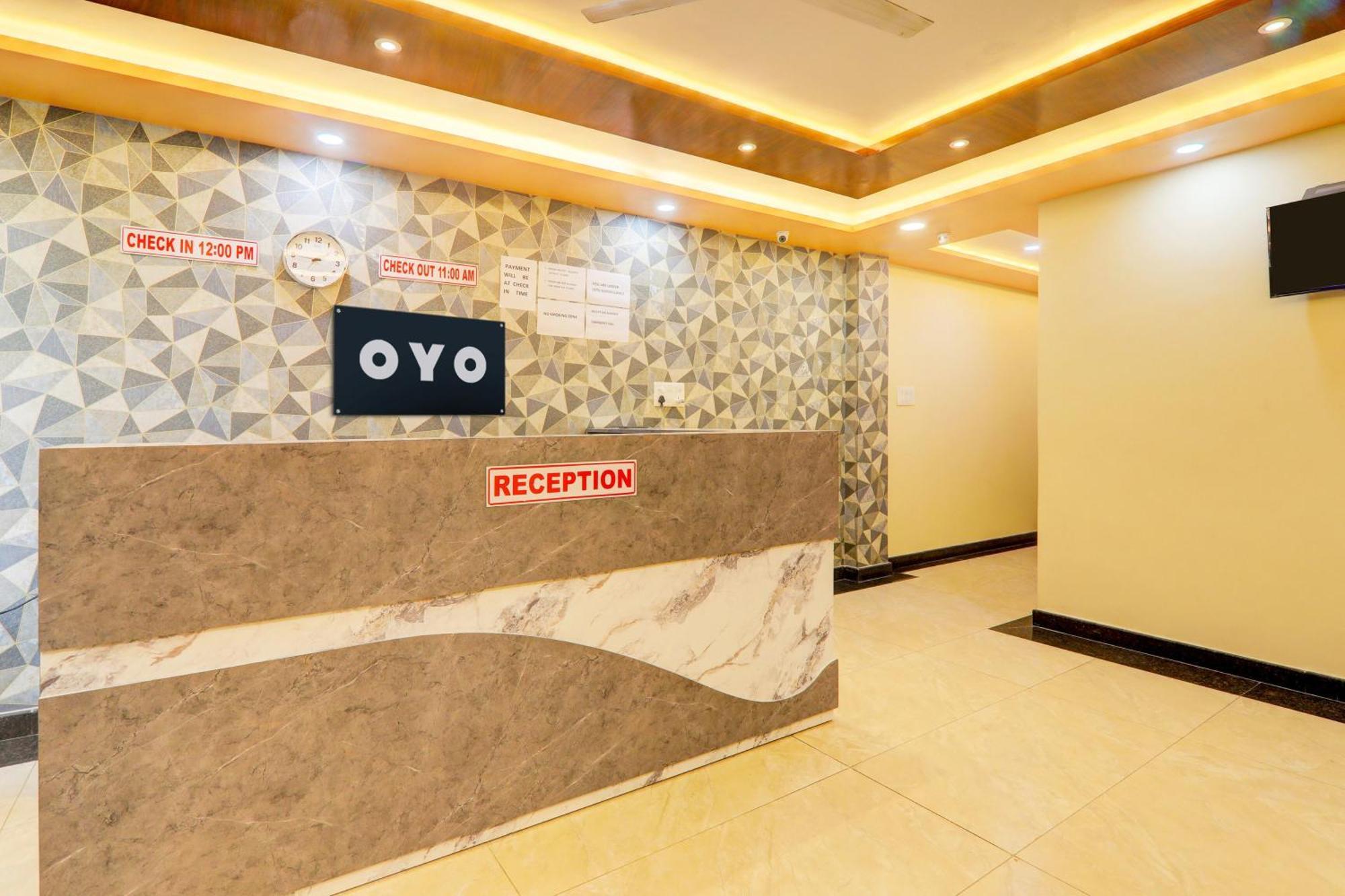 Super Hotel O Raas Plaza 坎普尔 外观 照片