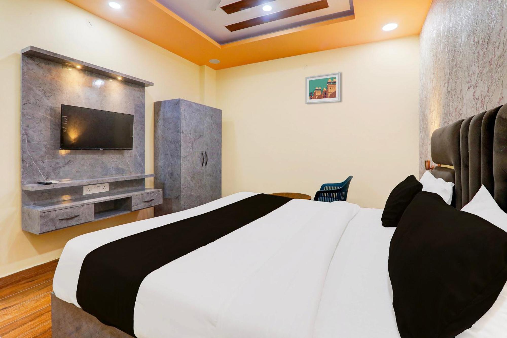 Super Hotel O Raas Plaza 坎普尔 外观 照片